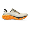 Novablast 4 TR Zapatilla neutral Hombres - beige, naranja