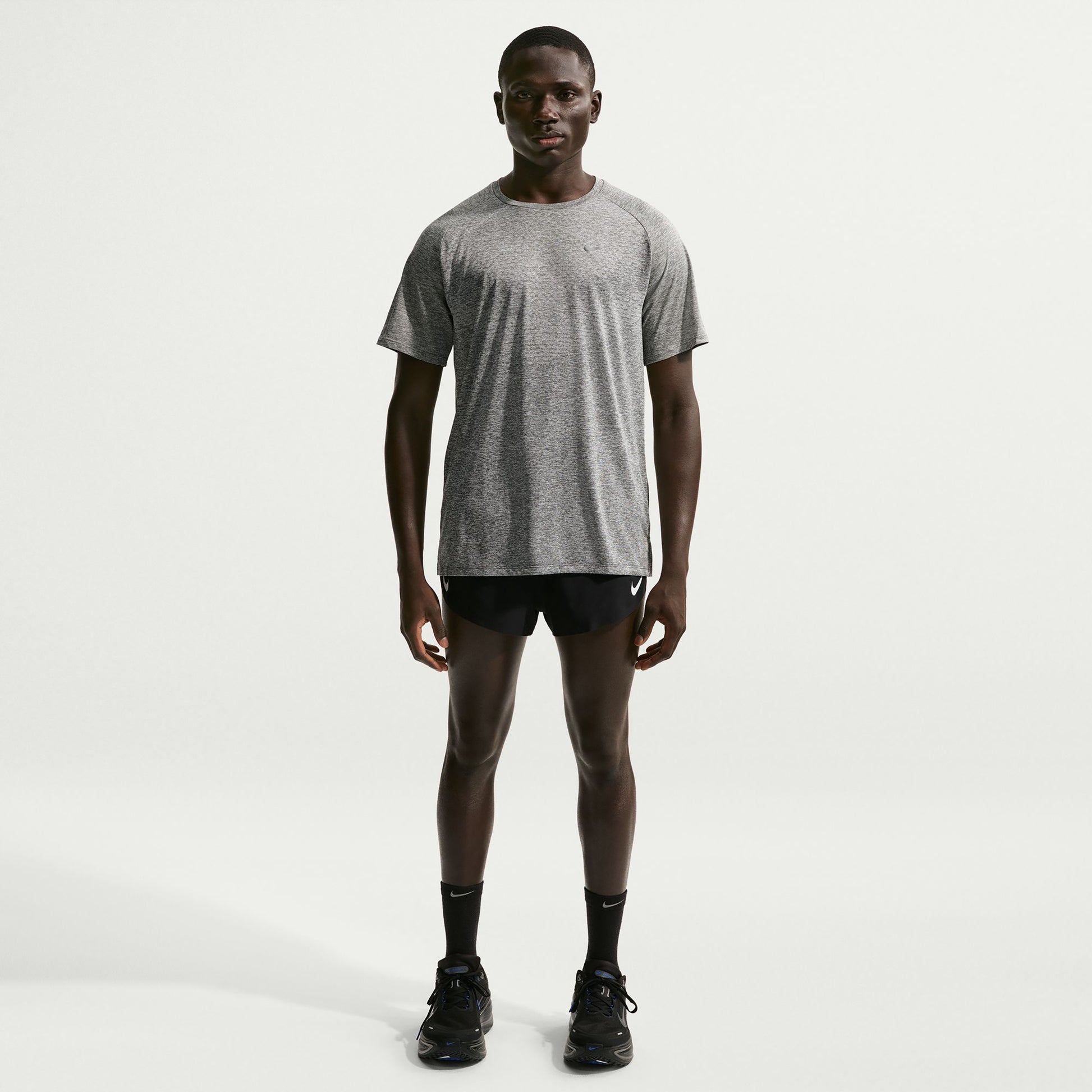 Nike Stride  Camiseta de running Hombres - gris, plateado