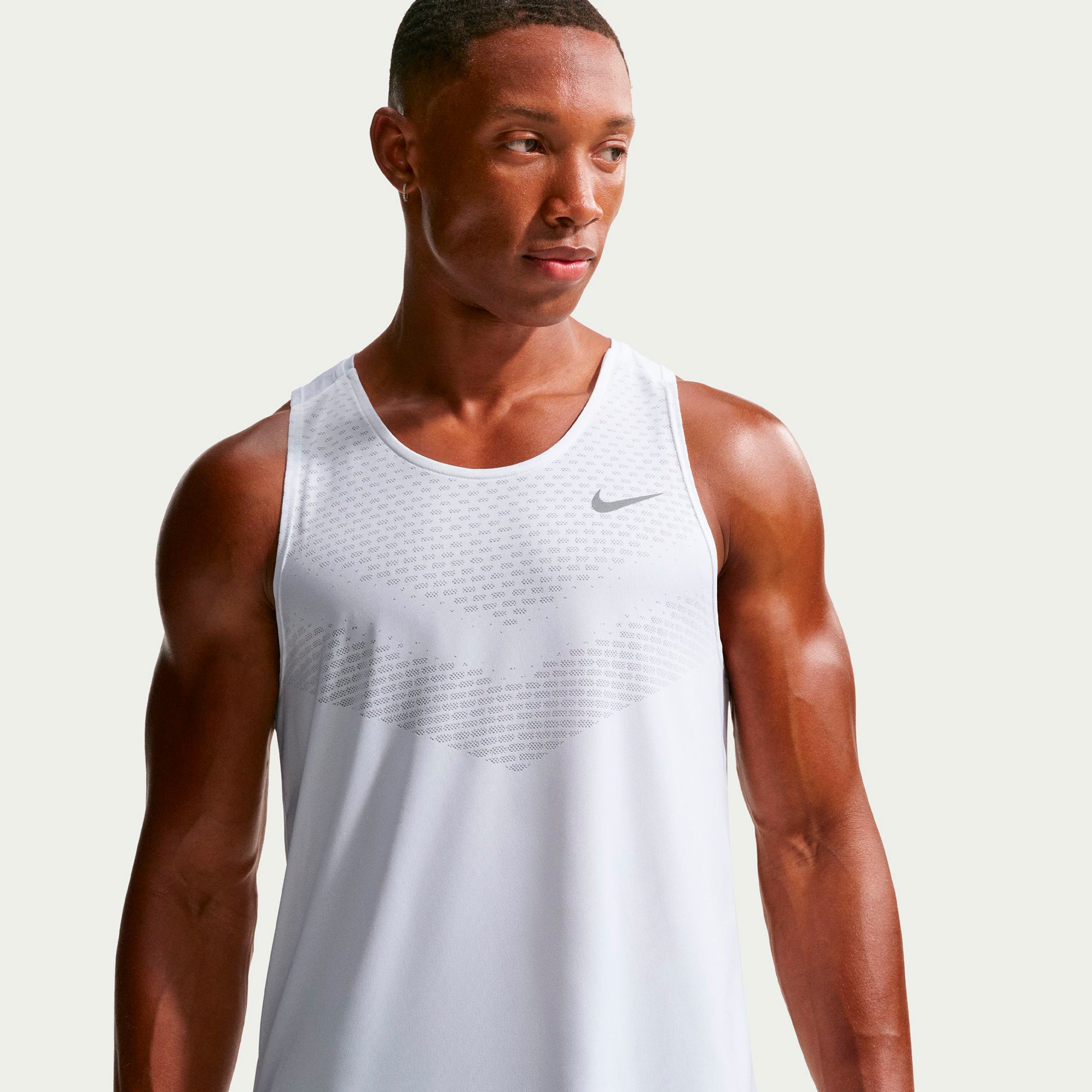 Nike Stride Camiseta de running Hombres - blanco, plateado