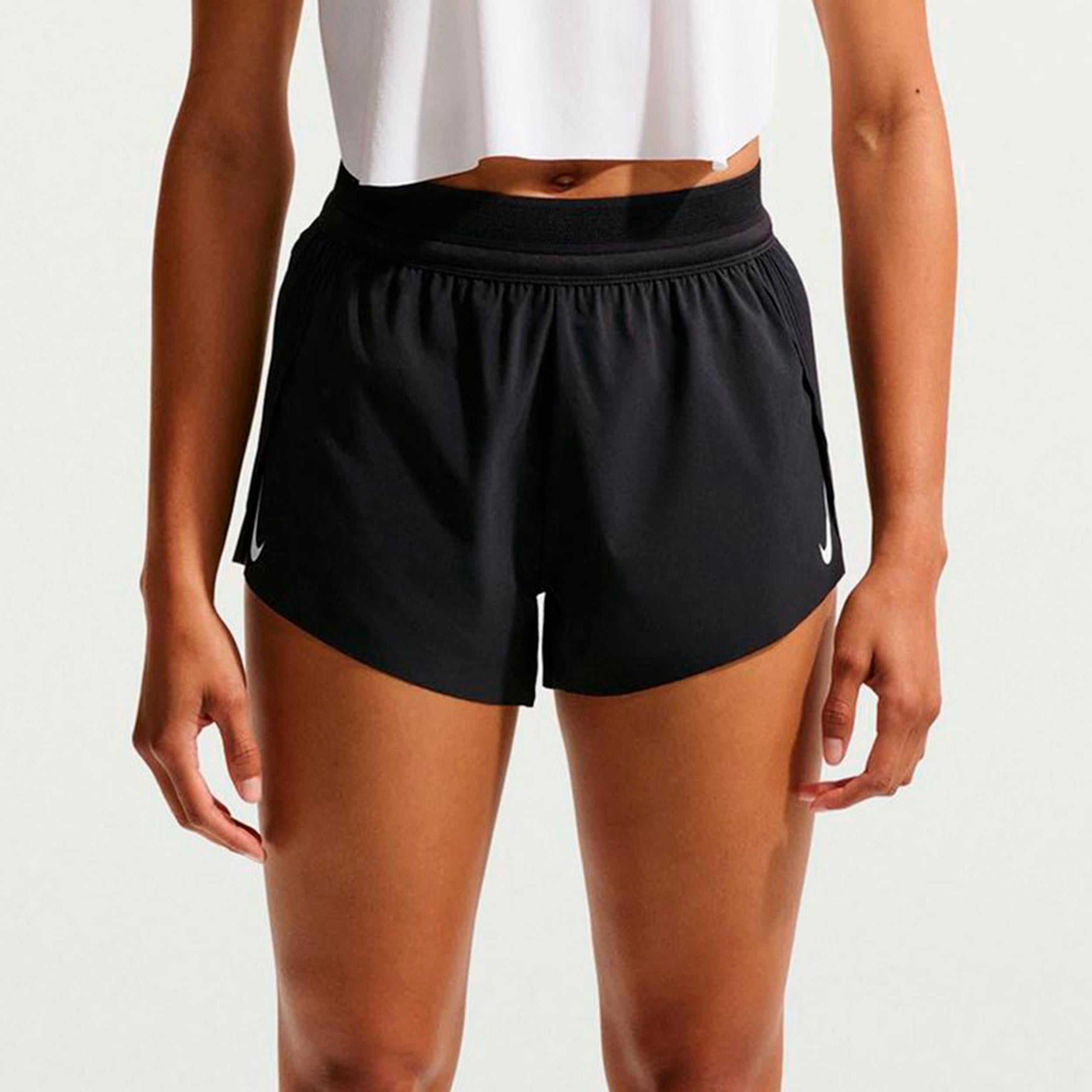 Nike AeroSwift Pantalones cortos Mujeres - negro, blanco