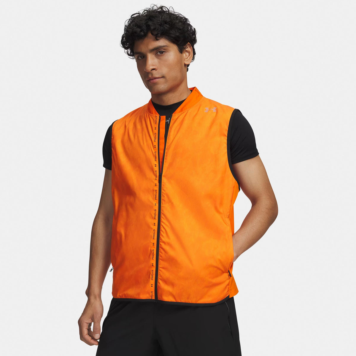 Under Armour Velociti ColdWeather Storm  Chalecos para correr Hombres - naranja