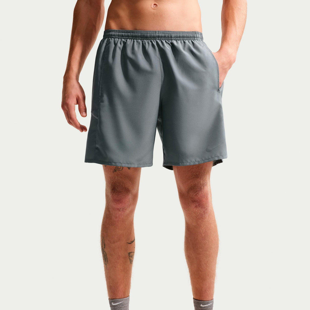 Nike Miler 7in  Pantalones cortos Hombres - gris, plateado